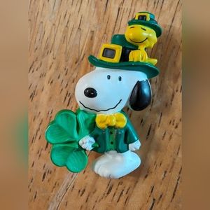 Hallmark Snoopy as leprechaun pin